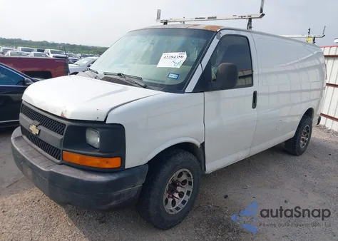 2012 Chevrolet Express 2500 Work Van z USA, uszkodzony, nr VIN 1GCWGFFA8C1106882